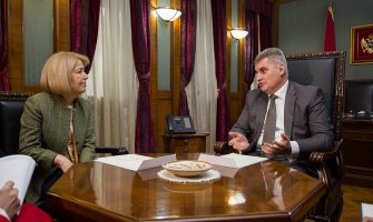 Ambasadorka Ozan uručila poziv Brajoviću da posjeti Tursku