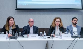 RE zajednici omogućiti aktivno učešće u odlučivanju o njihovoj budućnosti