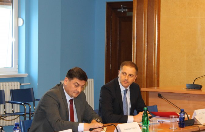 Rekordan budžet za obrazovanje: Povećanje plata, obnova infrastrukture