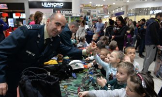 Volkov: Vojska uvijek bila narodna institucija i mora biti tamo gdje je narod
