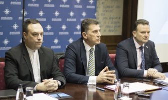 Mladi moraju biti zaštićeni od zloupotreba na internetu