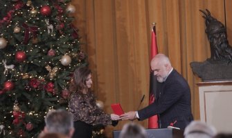 Rama uručio zlatnu medalju i zahvalnicu crnogorskom spasilačkom timu