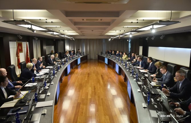 Vlada utvrdila Predlog zakona o životnom partnerstvu lica istog pola