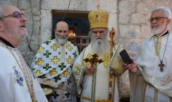 Amfilohije: Jedino Crkva nije opljačkana