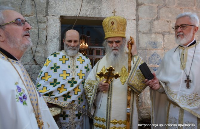 Amfilohije: Jedino Crkva nije opljačkana