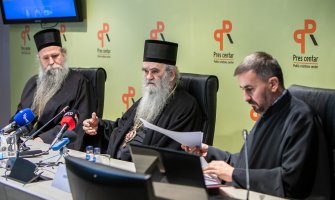 Amfilohije: Vlada pokušava da donese zakon protiv crkve koja je temelj Crne Gore