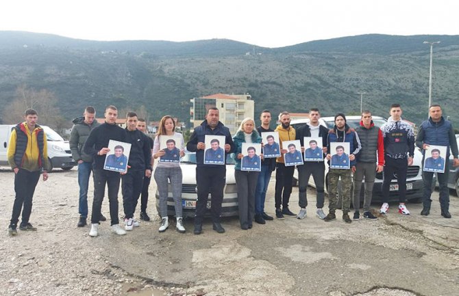 HN: Protestna kolona vozila zbog ubistva policajca Lekovića