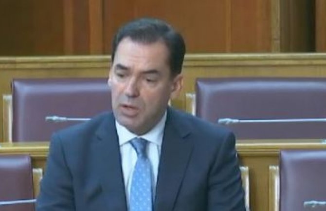 Pažin:  Nema potrebe da branite hramove jer ih niko neće napadati