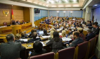 Mandić u Skupštini: Ovdje će se desiti strašne stvari