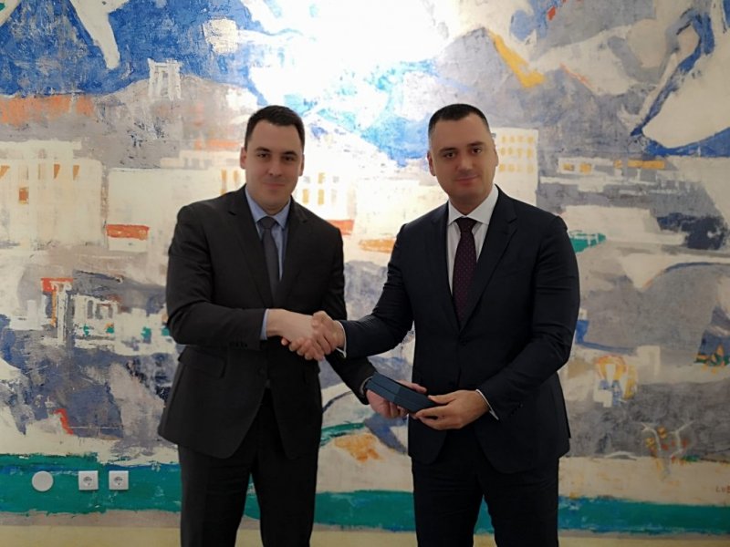 IMG201912241123511030x773