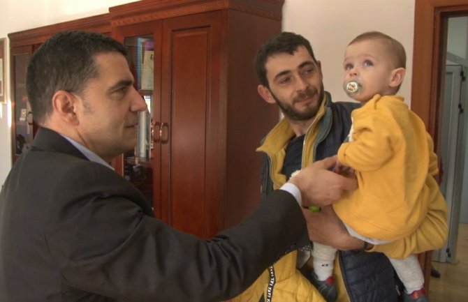 Jednogodišnji Ilija na prijemu kod gradonačelnika Tivta