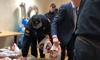 Noogodišnji paketići od Uprave policije za djecu iz Dječjeg doma 