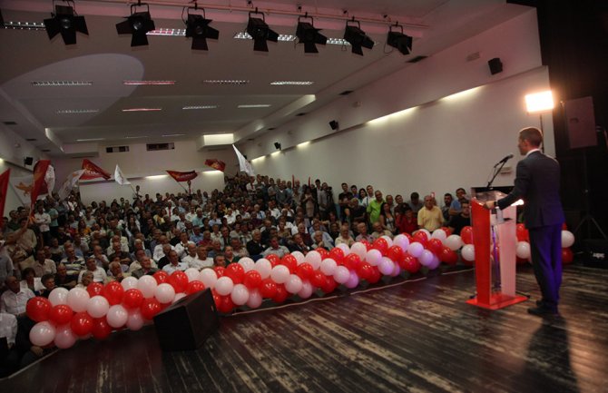 Demokrate napustile sjednicu u Golubovcima