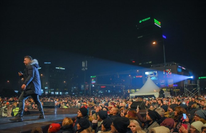 Uz muziku i vatromete doček Nove godine širom regiona (FOTO)