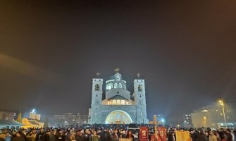 I večeras okupljanja u većini crnogorskih gradova