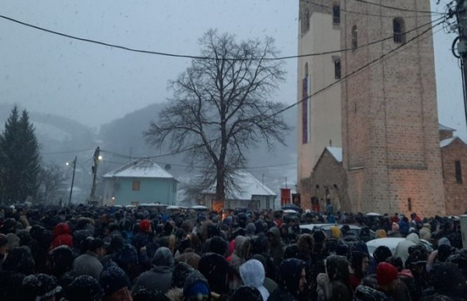 Mirne litije uoči Badnjeg dana u više crnogorskih gradova