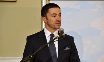 Bogdanović: Božićni praznici su prilika da se podsjetimo na važnosti zajedništva i razumijevanja