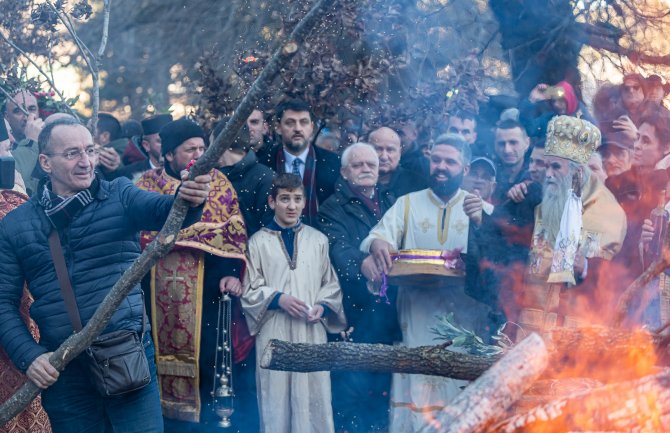 Amfilohije: Širite ljubav i bratsku slogu; Mihailo: Zakon osnov pravne i evropske CG