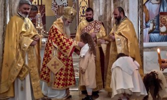 Božićna liturgija u Podgorici, hiljade vjernika na pričešću 