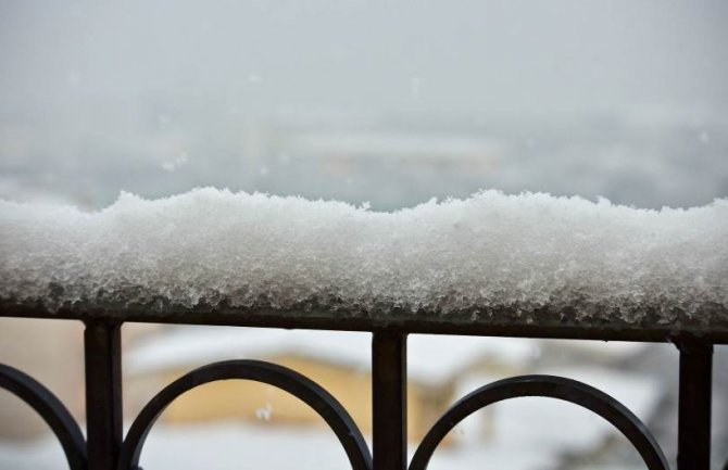 Popodne slabe padavine, do 13 stepeni