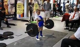 Jedanaestogodišnjak podigao 100 kg!