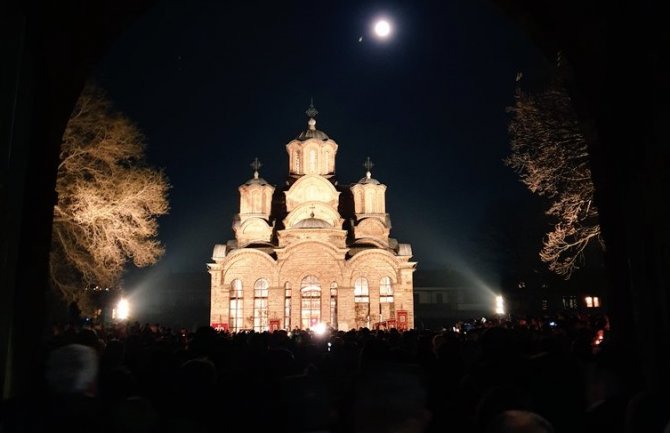 Litija u Gračanici u znak podrške SPC 