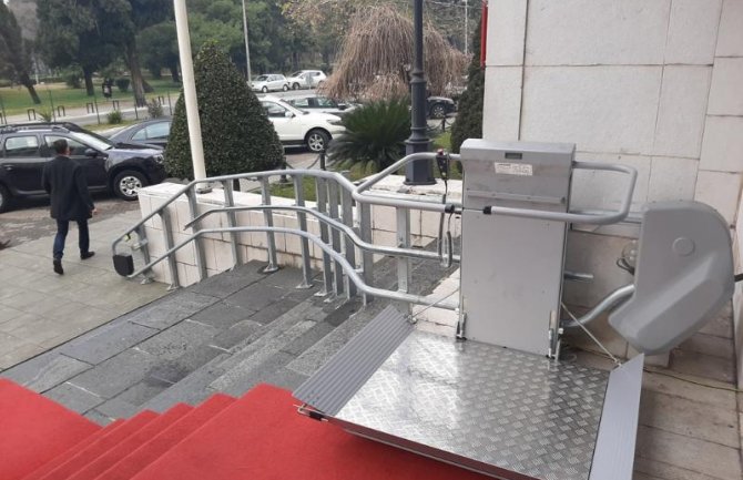 Nova platforma i liftovi za OSI u Ministarstvu finansija