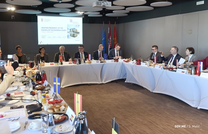 CG kao lider integracija ne može biti poređena sa državama koje tek počinju pregovore