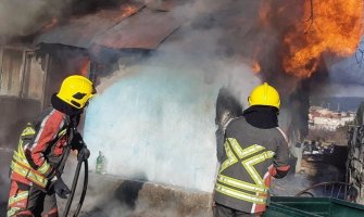 Glavni grad pomaže petočlanoj porodici čija je kuća izgorjela u požaru 