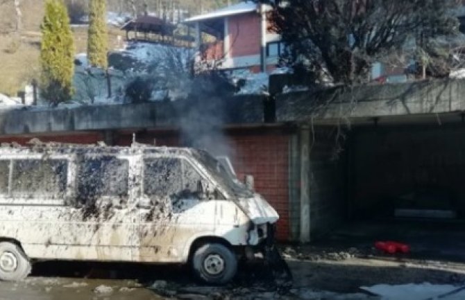 Eksplozija u Ivanjici prilikom dotakanja mazuta u cistijernu, teško povrijeđen radnik bolnice