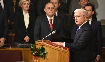 Vlada se bira na izborima, a ne na litijama:Mitropolit još jednom pokazuje da se ne drži Ustava