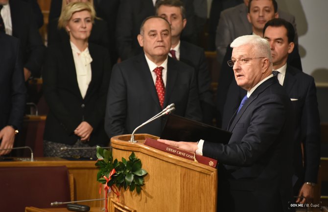 Vlada se bira na izborima, a ne na litijama:Mitropolit još jednom pokazuje da se ne drži Ustava