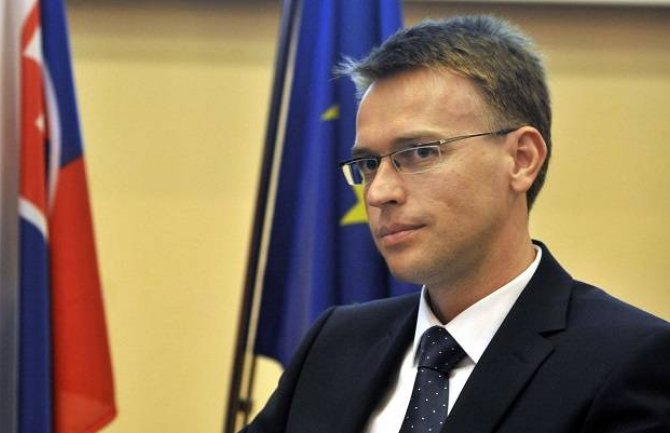 Stano: EU poziva sve strane na uzdržanost,  izmjene oko državljanstva samo uz konsultacije