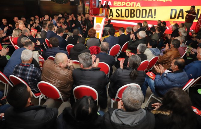 Demokrate: Više od polovine građana izloženo izuzetno zagađenom vazduhu