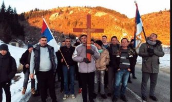 Litija duga 50 kilometara stigla na večernji moleban (FOTO)