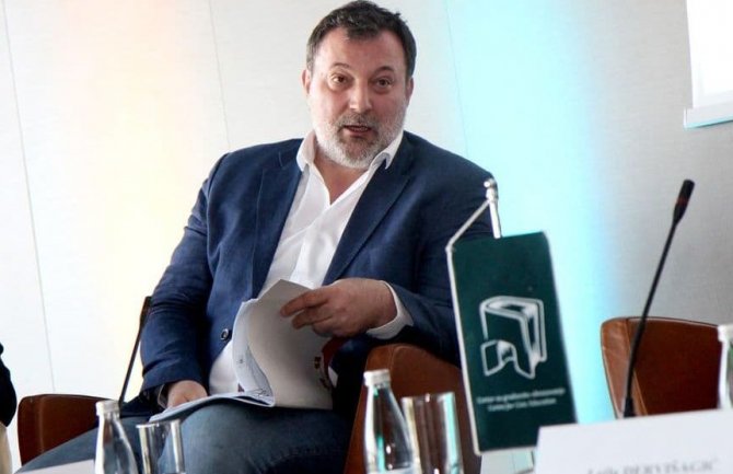 Precizirati i odgovornost vlasnika naloga na društvenim mrežama