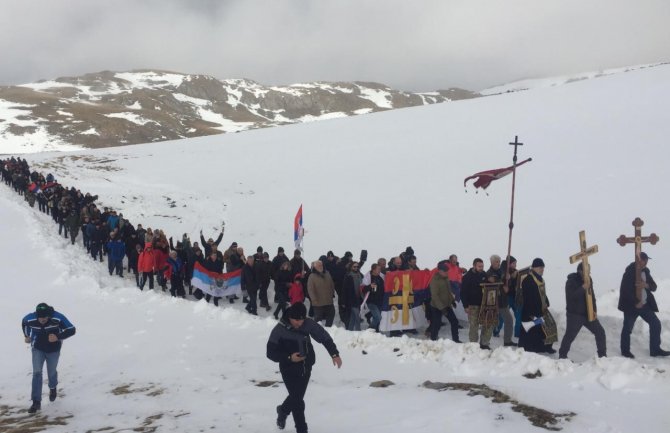 Litija kroz sniježne namete na Sinjajevini 