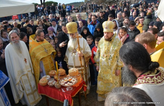 Amfilohije: Vlast da se vrati putu Svetog Save