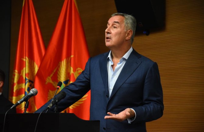 Đukanović: Ne dozvolite da se vaša vjerska sloboda zloupotrebljava da bi se srušila CG