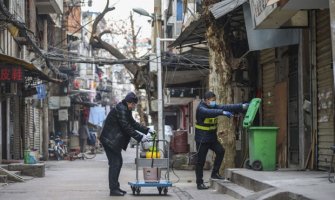 Stanovnici  Vihana u karantinu: Kinezi s prozora pjevaju himnu, odjekuje slogan 