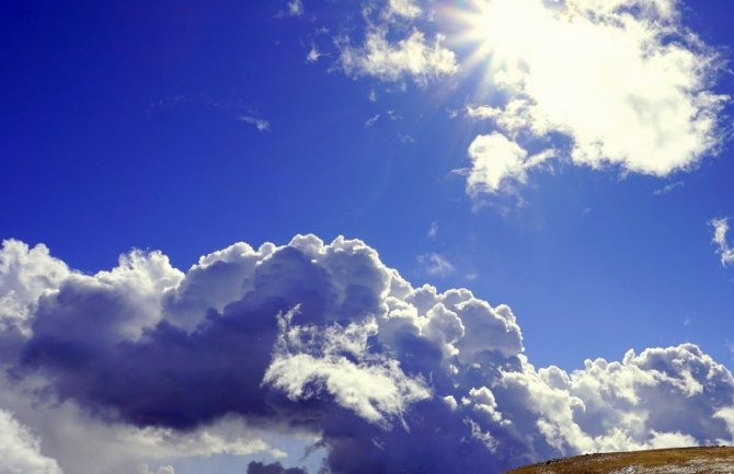 Duži sunčani intervali, suvo, do 15 stepeni