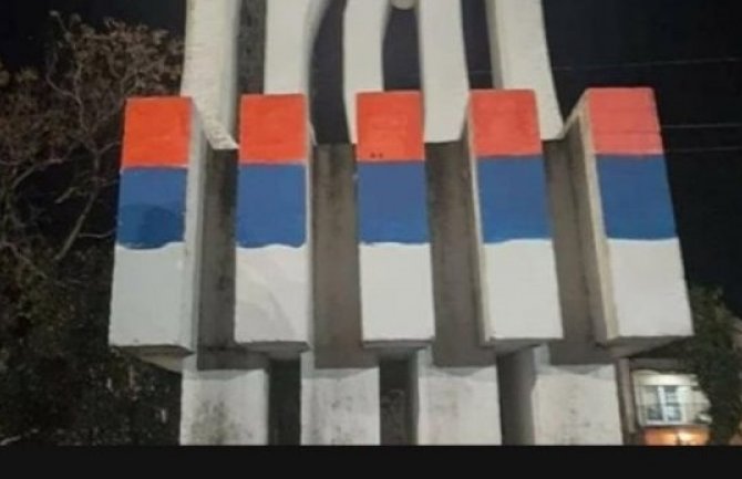 Prefarban spomenik palim borcima Zete