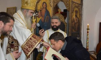 Gojković na liturgiji u Cetinjskom manastiru: Hvala na blagoslovu, reprezentaciji to mnogo znači