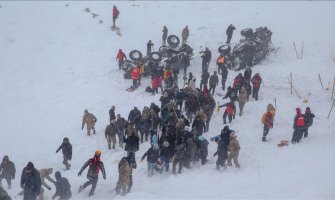 Broj poginulih u lavini na istoku Turske povećan na 39 osoba, potraga se nastavlja