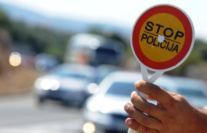 Zatvorska kazna za vozače koji voze pod uticajem alkohola, droga, kao i za one koji prekorače brzinu 