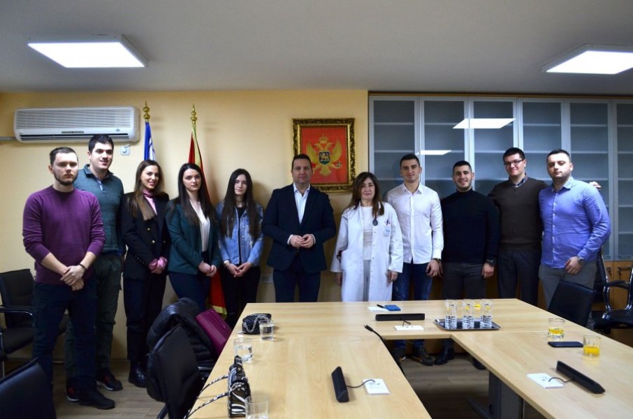 DrJevtoErakoviprofdrMarinaRatkovisastudentimapetegodineMedicinskogfakultetaUCG