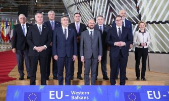 Đukanović večeras u Briselu