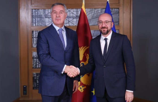 Iskoristiti trenutak i stvari na Balkanu vratiti pod evropsku kontrolu