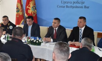 Veljović: Procesuiraćemo lica odgovorna za skrnavljenje državnih simbola