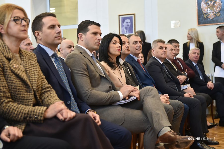 495513273032b97c2c0beo